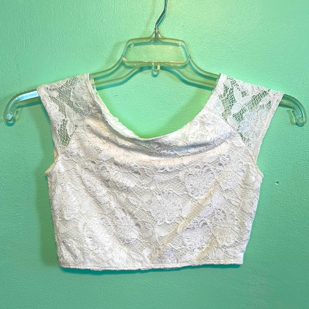 Nightcap clothing, white lace crop tops, size small